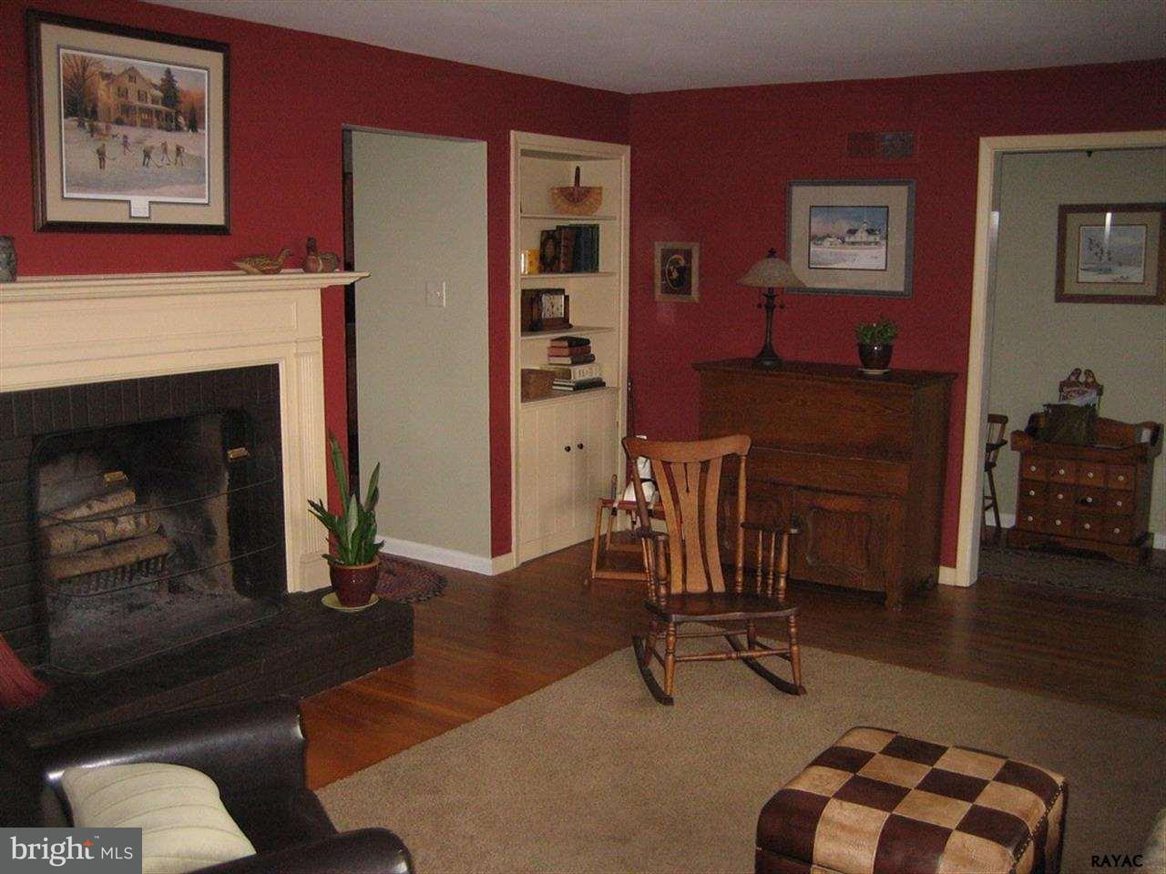 1210 Ruxton Road York, PA 17403 - Photo 3 of 25 Gallery Image 3