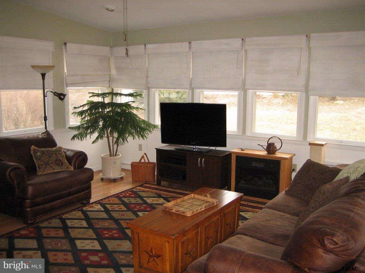 1210 Ruxton Road York, PA 17403 - Photo 6 of 25 Gallery Image 6