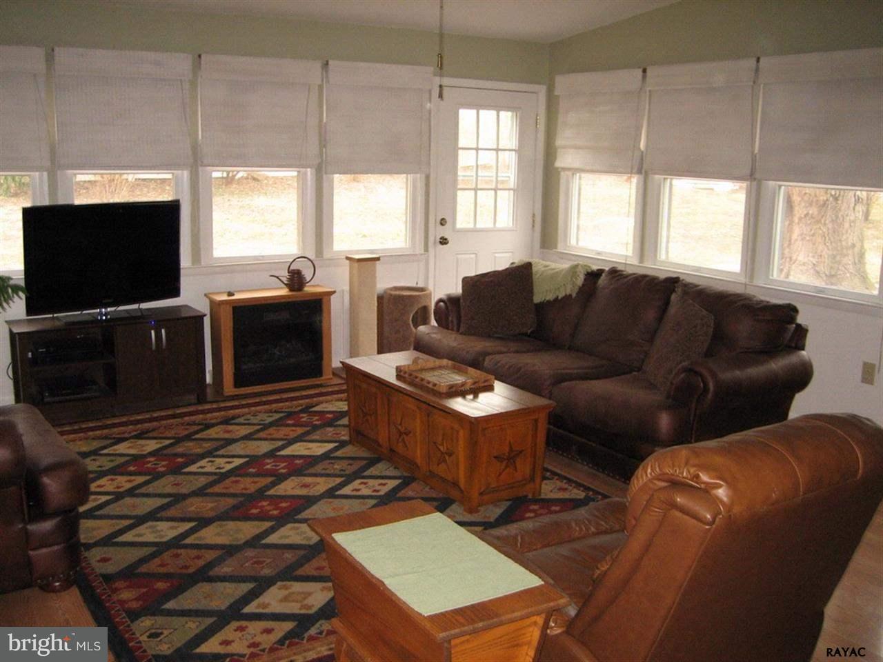 1210 Ruxton Road York, PA 17403 - Photo 7 of 25 Gallery Image 7