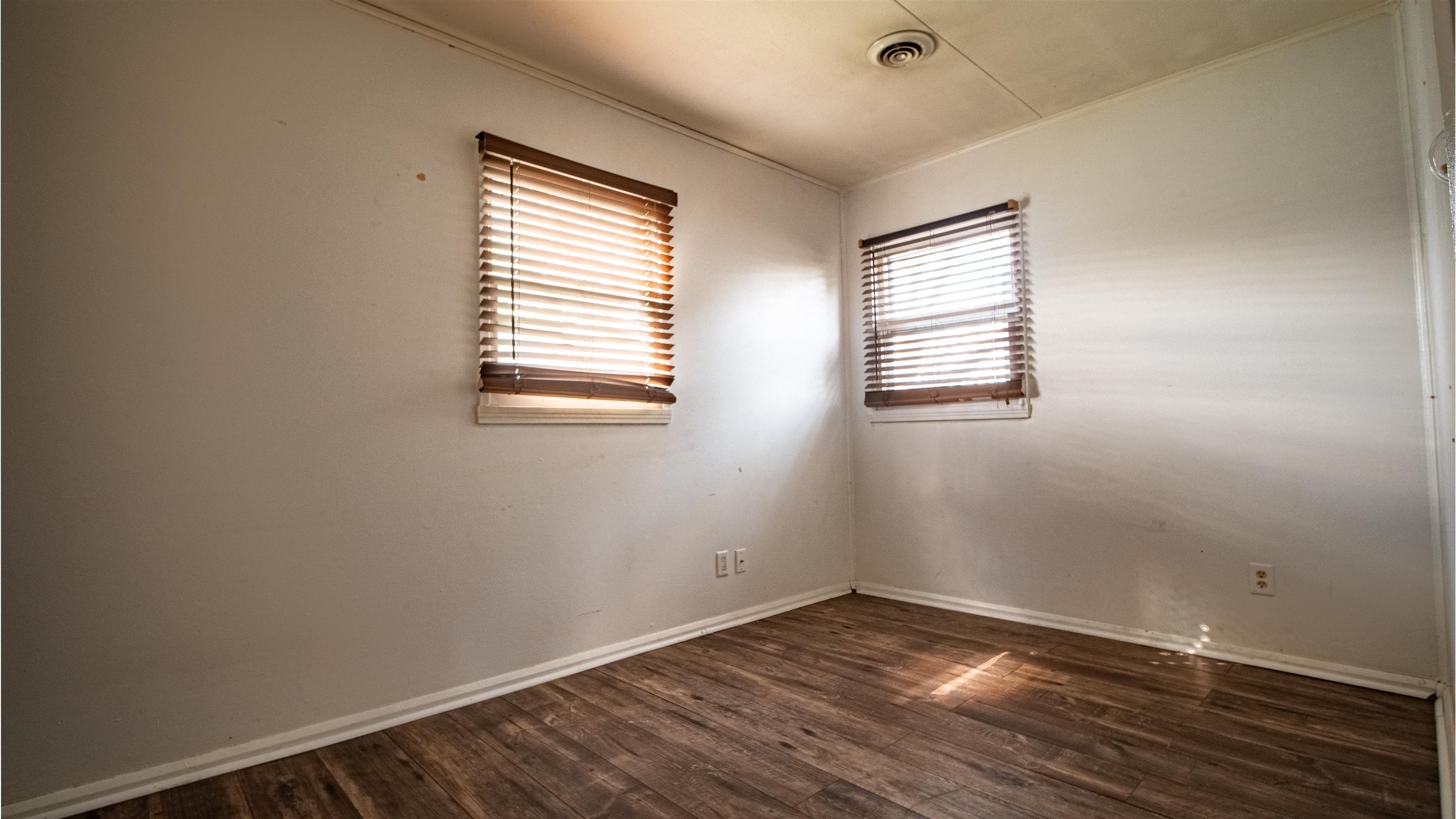 401 E Road Huntington, WV 25704 - Photo 8 of 12 Gallery Image 8
