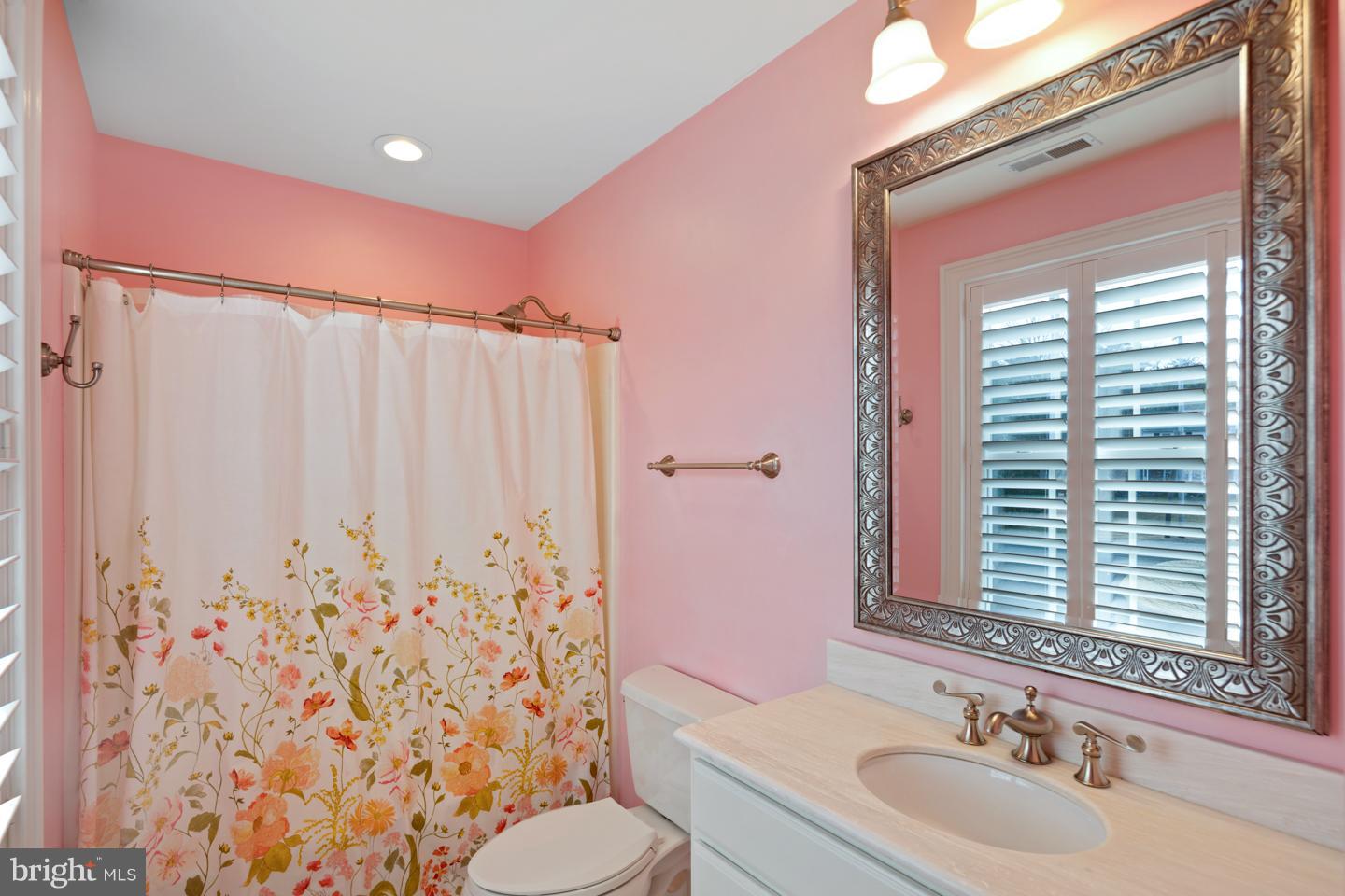 211 Kresson Gibbsboro Road Voorhees, NJ 08043 - Photo 24 of 35 Princess suite full bath