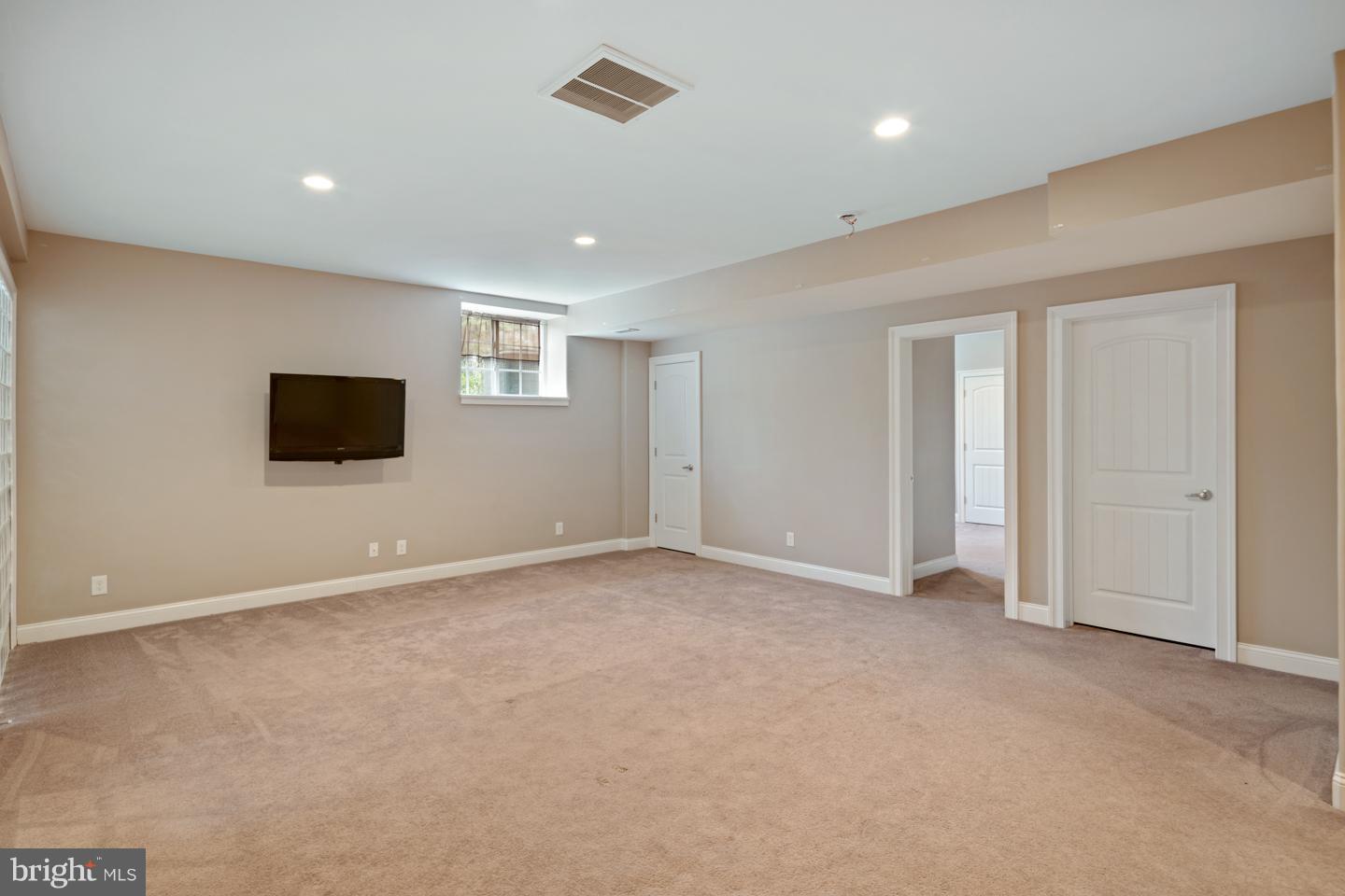 211 Kresson Gibbsboro Road Voorhees, NJ 08043 - Photo 29 of 35 Daylight basment family room/bedroom through door