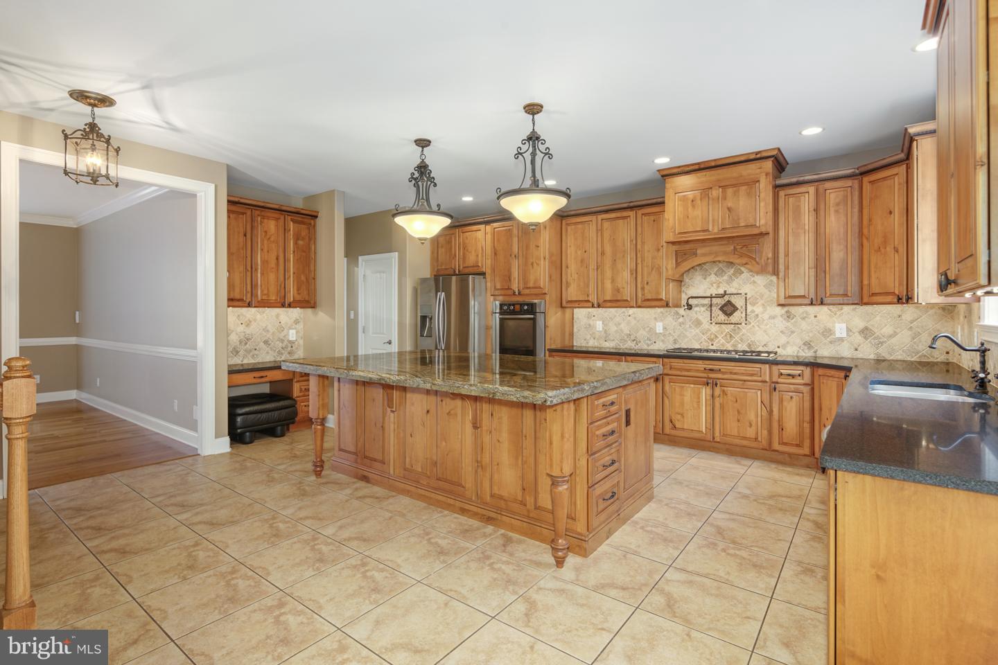 211 Kresson Gibbsboro Road Voorhees, NJ 08043 - Photo 4 of 35 Gorgeous kitchen - direct access to Butlers Pantry