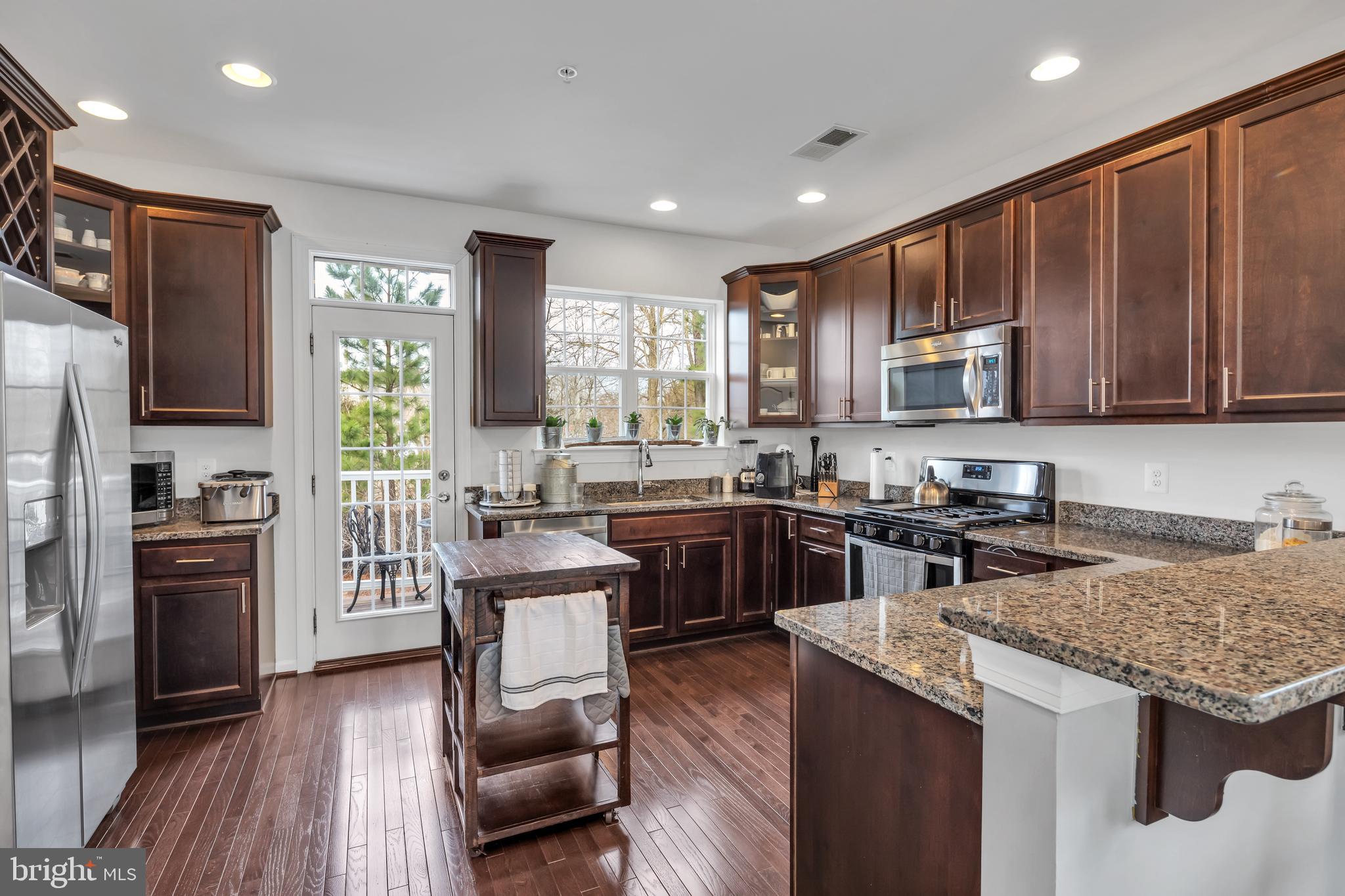 7450 Riding Meadow Way Manassas, VA 20111 - Photo 2 of 22 Gallery Image 2