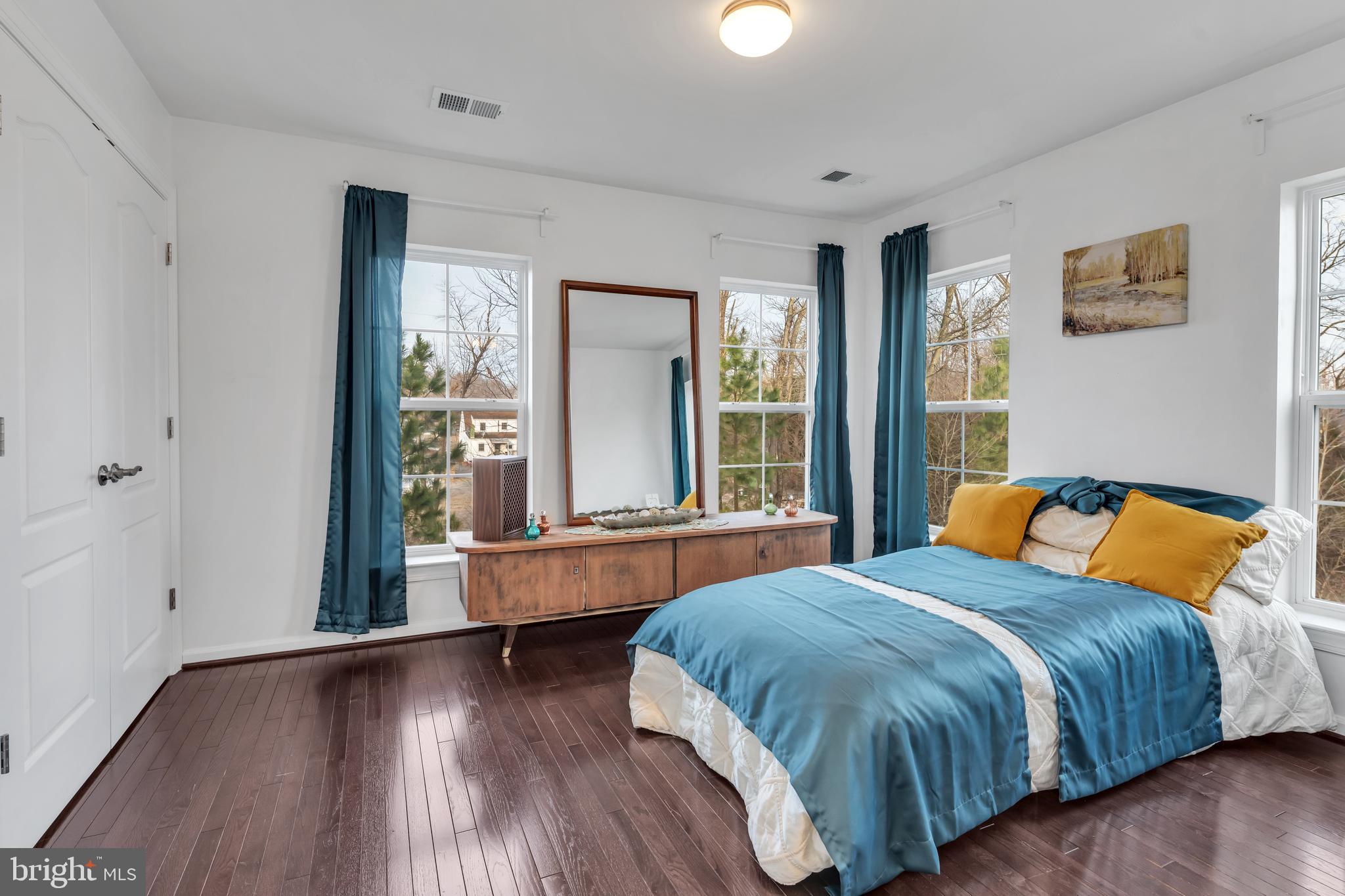 7450 Riding Meadow Way Manassas, VA 20111 - Photo 13 of 22 Gallery Image 13