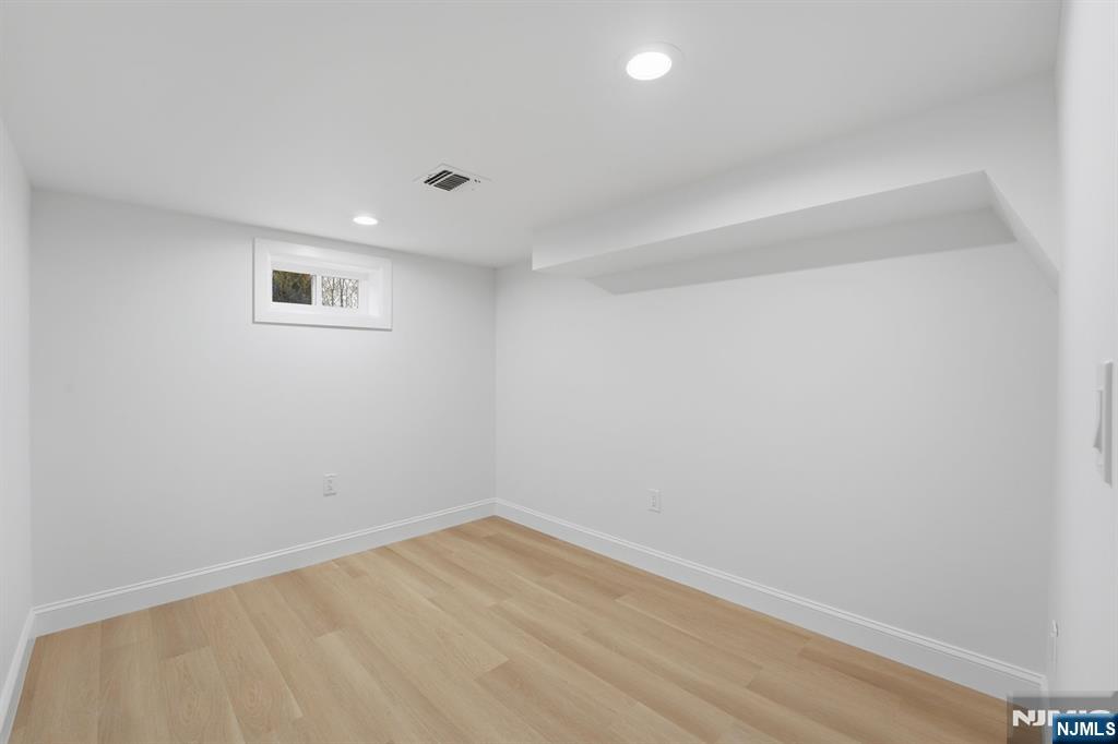 20 Barnsdale Road Wayne, NJ 07470 - Photo 31 of 40