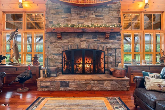 a view of a back yard of the house