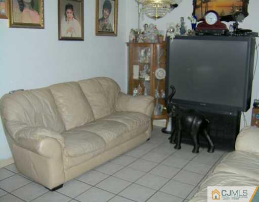 11 Mercer Street Carteret, NJ 07008 - Photo 4 of 4