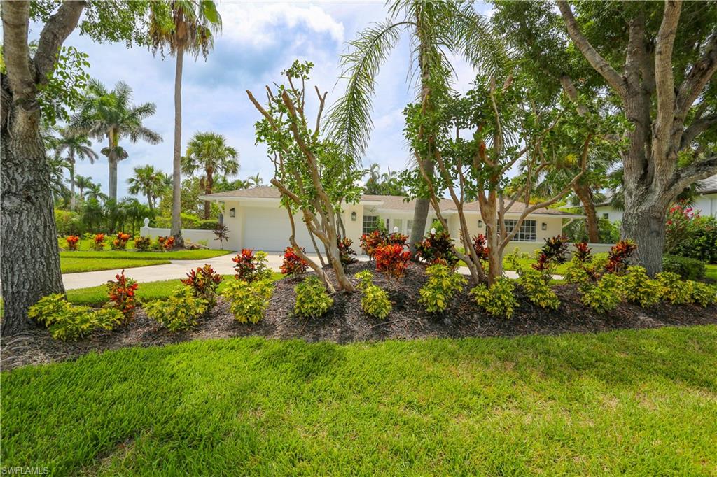 2901 Crayton Road Naples, FL 34103 - Photo 6 of 50