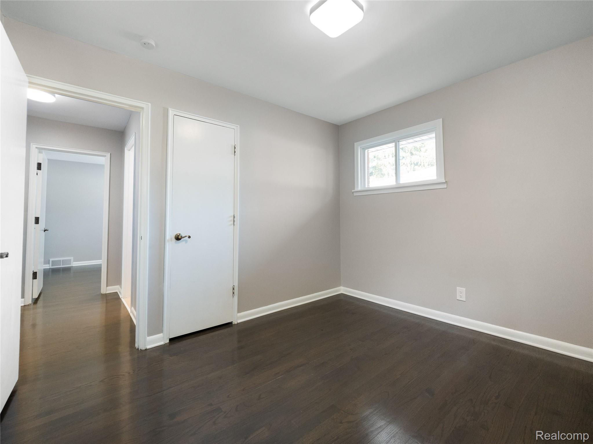 533 Avon Road Pontiac, MI 48341 - Photo 15 of 23 P1144307.jpg