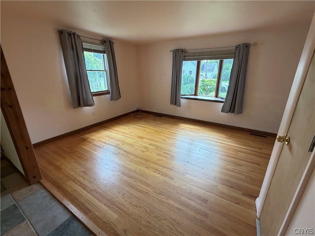 108 Castle Road Clay, NY 13212 - Photo 6 of 48