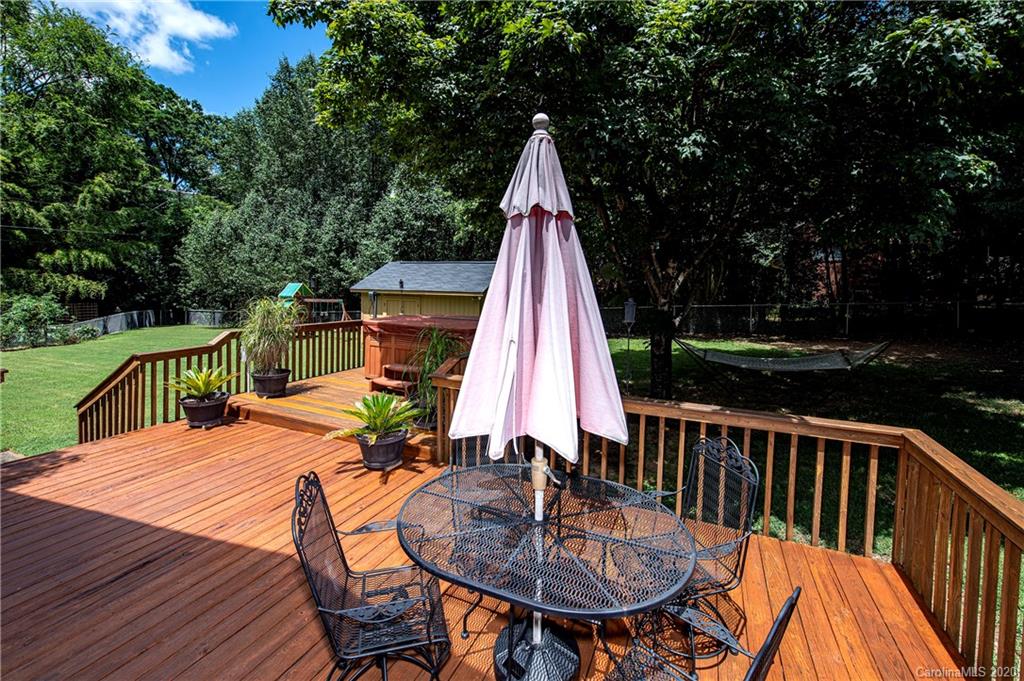 1101 Barkley Road Charlotte, NC 28209 - Photo 20 of 25 Gallery Image 20
