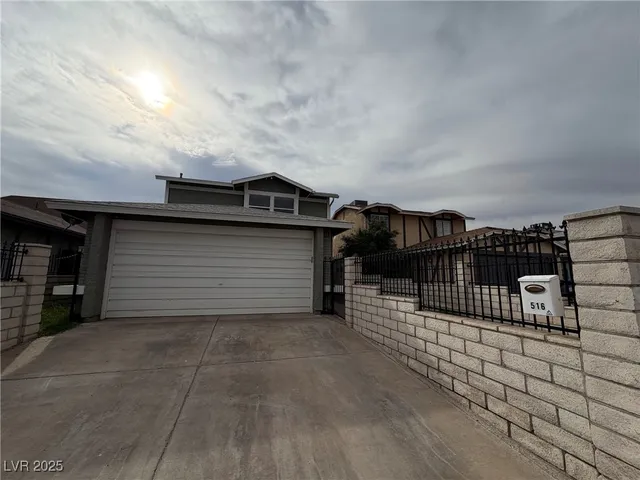 $2,100 | 516 Inness Avenue, Henderson, NV 89011