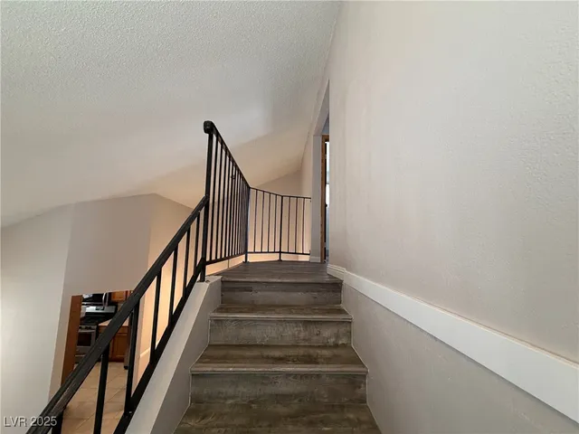 $2,100 | 516 Inness Avenue, Henderson, NV 89011