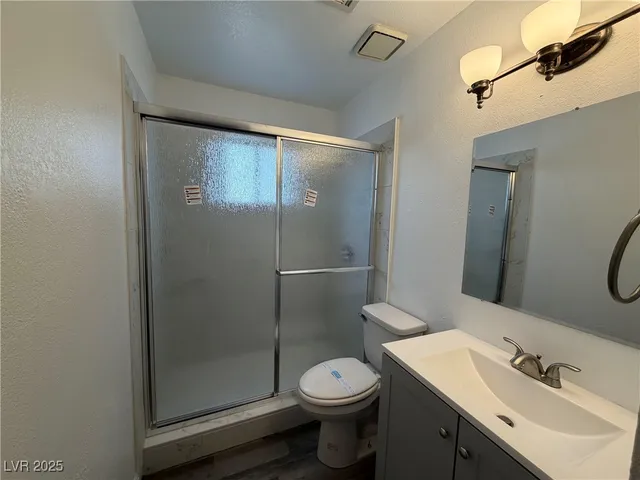 $2,100 | 516 Inness Avenue, Henderson, NV 89011