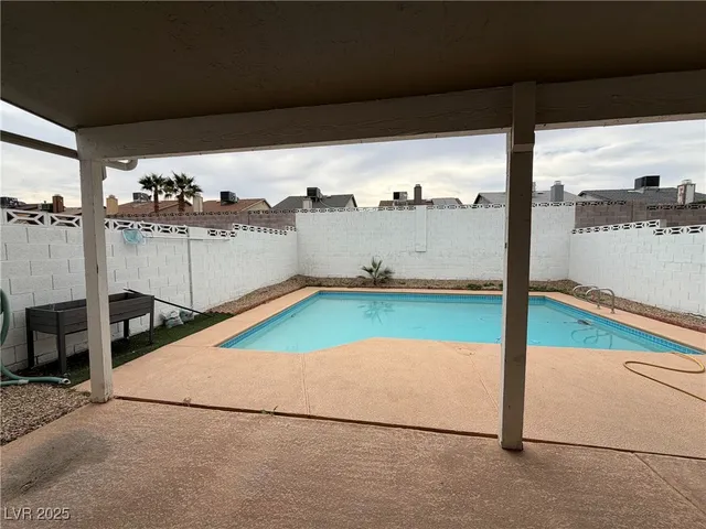 $2,100 | 516 Inness Avenue, Henderson, NV 89011