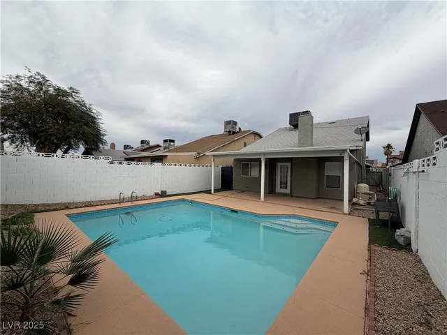 $2,100 | 516 Inness Avenue, Henderson, NV 89011