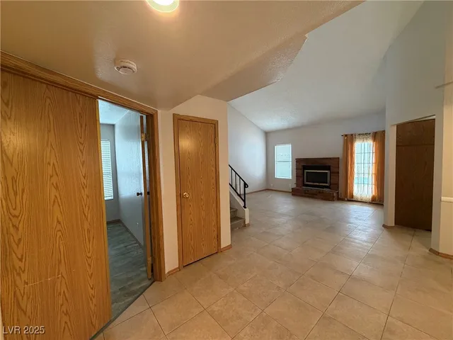 $2,100 | 516 Inness Avenue, Henderson, NV 89011