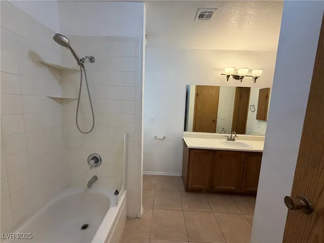 $2,100 | 516 Inness Avenue, Henderson, NV 89011