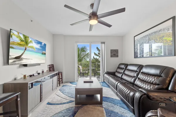 $699,000 | 255 Northeast 3rd Avenue, Unit 2401, Delray Beach, FL 33444