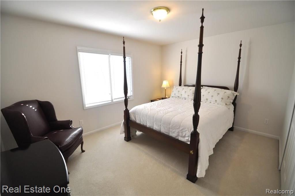 427 Mystic Valley Rochester Hills, MI 48307 - Photo 36 of 40