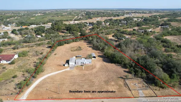 $285,000 | 337 County Road 2518, Moore, TX 78057
