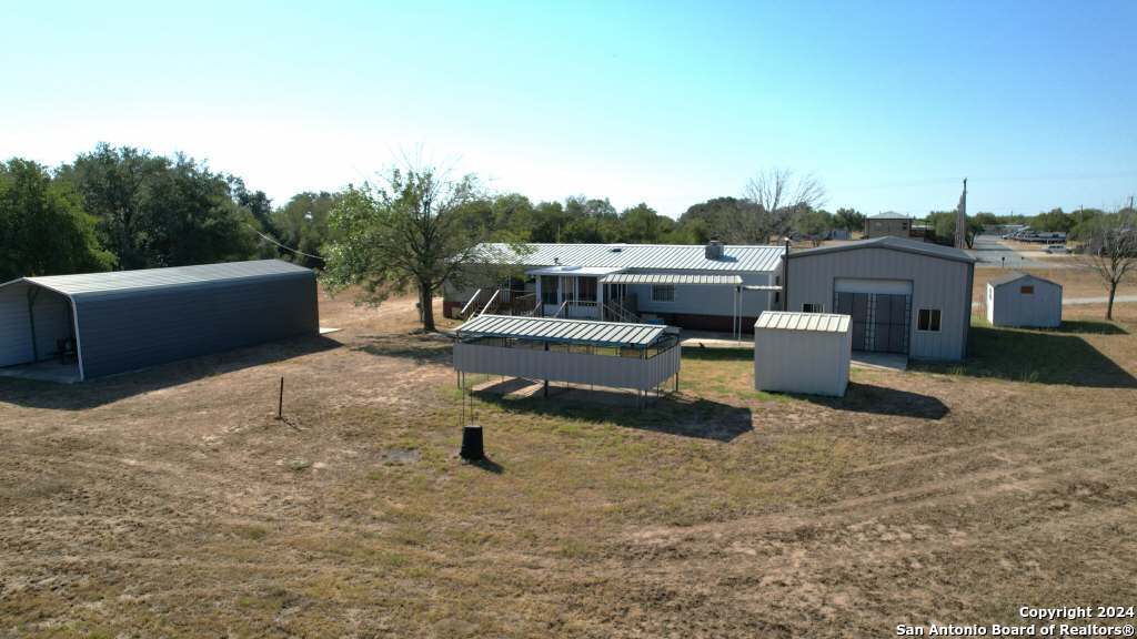 337 County Road 2518 Moore, TX 78057 - Photo 11 of 34