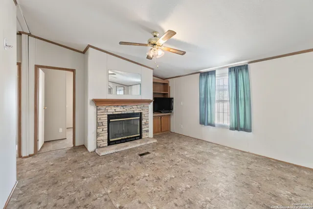 $285,000 | 337 County Road 2518, Moore, TX 78057