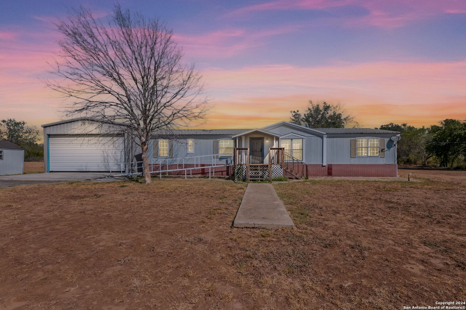 337 County Road 2518 Moore, TX 78057 - Photo 2 of 34