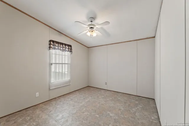 $285,000 | 337 County Road 2518, Moore, TX 78057