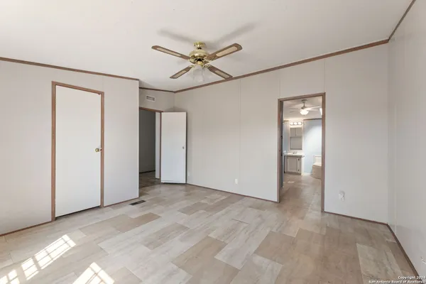 $285,000 | 337 County Road 2518, Moore, TX 78057