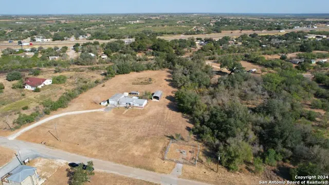$285,000 | 337 County Road 2518, Moore, TX 78057