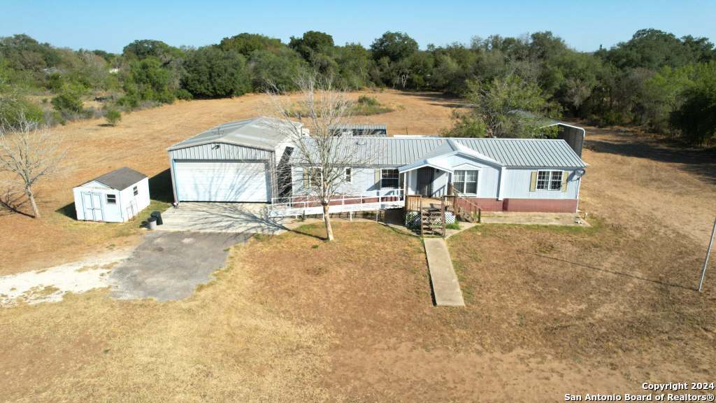 337 County Road 2518 Moore, TX 78057 - Photo 8 of 34