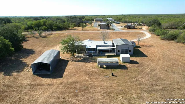 $285,000 | 337 County Road 2518, Moore, TX 78057