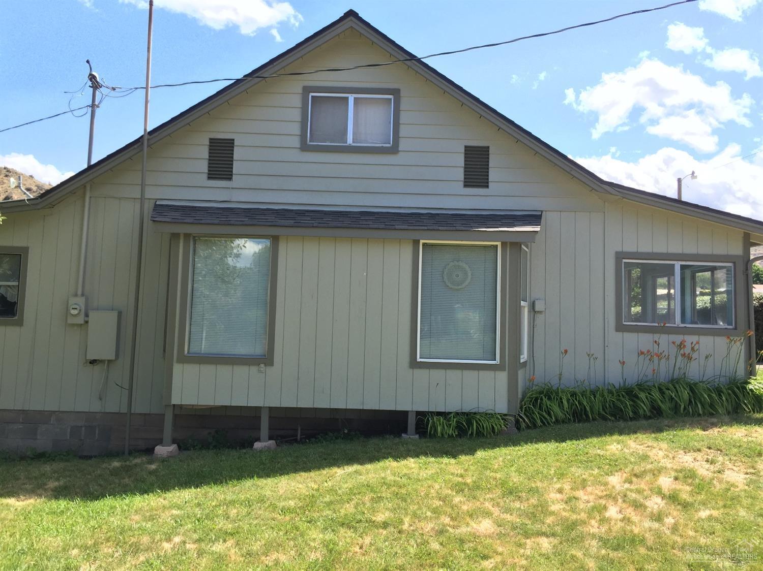 224 Southeast Rosenbaum Street Mitchell, OR 97750 - Photo 2 of 13 Additional Photo
