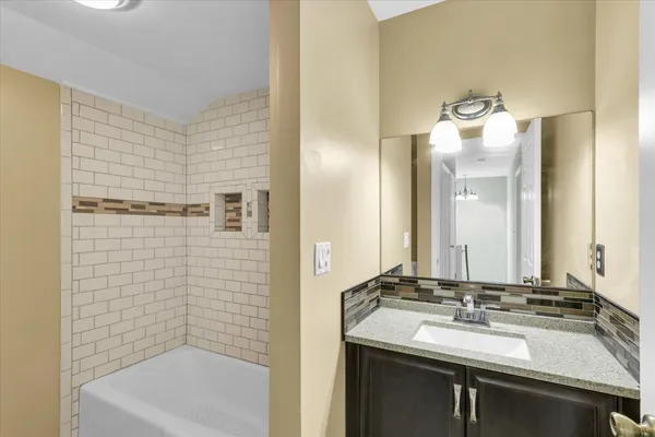 $169,900 | 1937 Blackthorn Drive, Unit 1937, Champaign, IL 61821