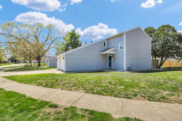$169,900 | 1937 Blackthorn Drive, Unit 1937, Champaign, IL 61821