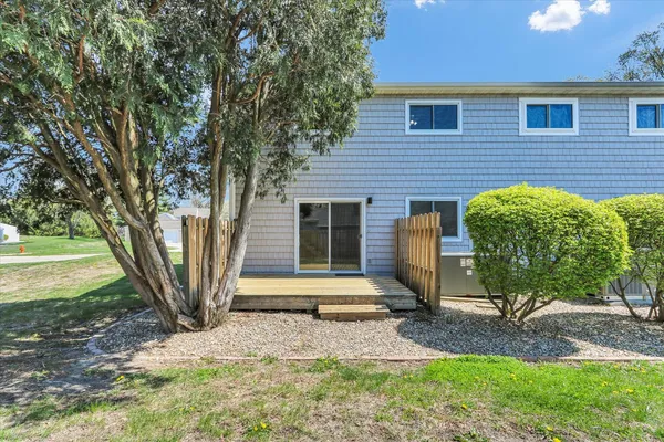 $169,900 | 1937 Blackthorn Drive, Unit 1937, Champaign, IL 61821
