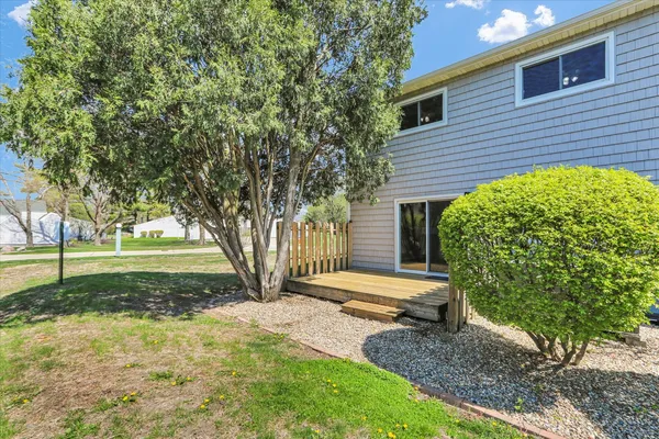 $169,900 | 1937 Blackthorn Drive, Unit 1937, Champaign, IL 61821