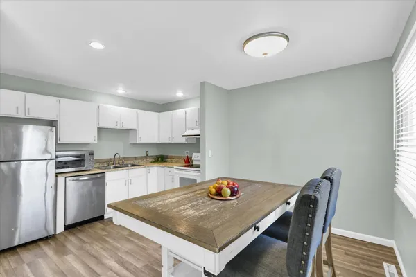 $169,900 | 1937 Blackthorn Drive, Unit 1937, Champaign, IL 61821