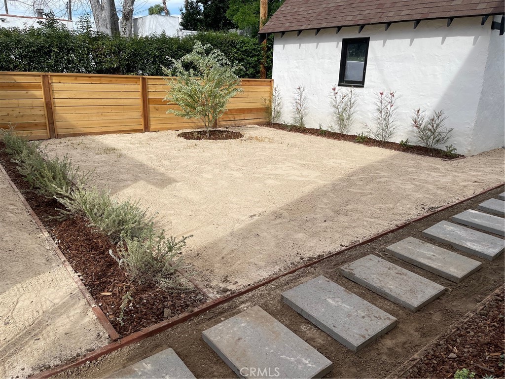 4333 Beatty Drive Riverside, CA 92506 - Photo 4 of 22 Backyard