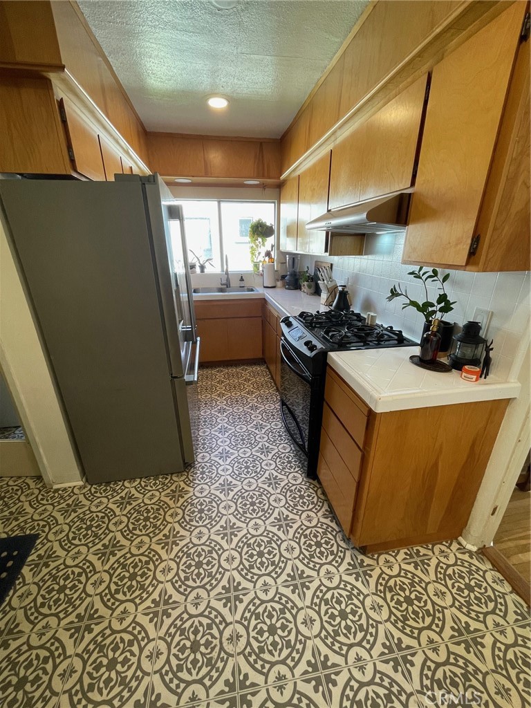 4333 Beatty Drive Riverside, CA 92506 - Photo 10 of 22 Galley Kitchen