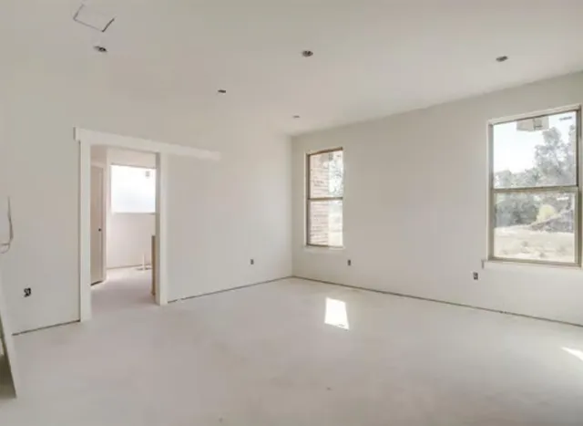 a view of empty room with window
