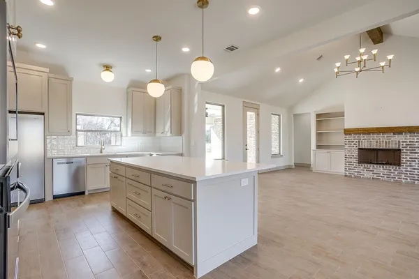 $524,900 | 201 Kilkenny Road, Poolville, TX 76487