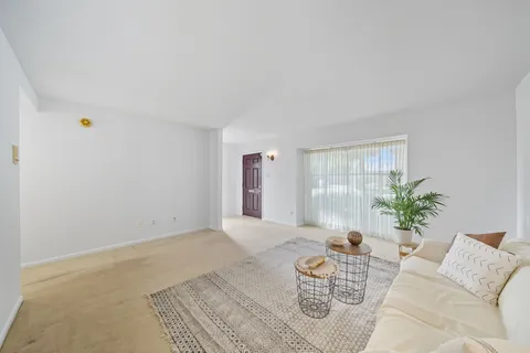 $179,900 | 6430 Olympia Drive, Unit 91, Houston, TX 77057