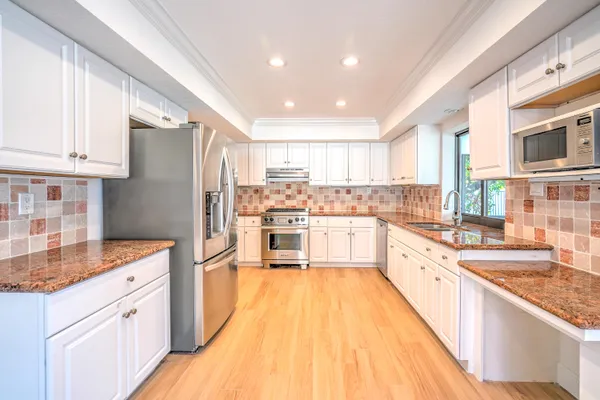 $7,500 | 5730 Vista Linda Lane, Boca Raton, FL 33433