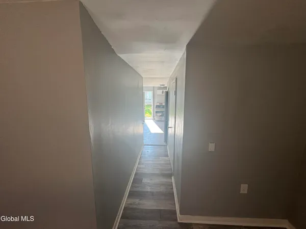 $1,400 | 663 2nd Avenue, Unit 1R, Troy, NY 12182