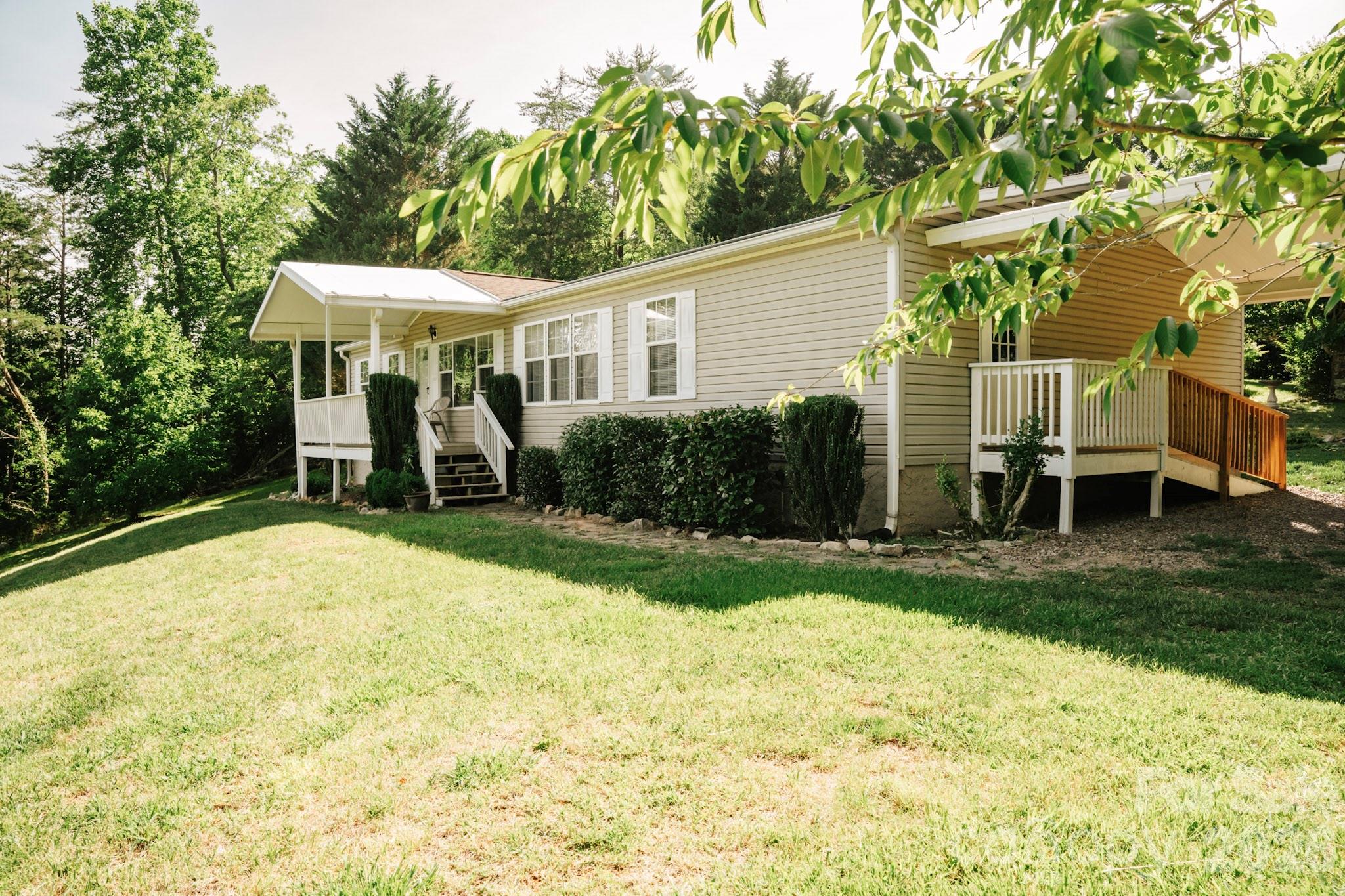 2391 Hickory Knoll Road Franklin, NC 28734 - Photo 7 of 39