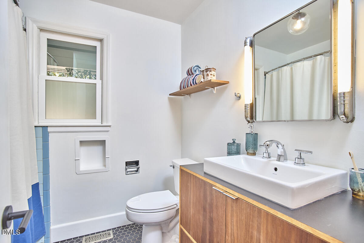 1700 Rosedale Avenue Durham, NC 27707 - Photo 31 of 59 038