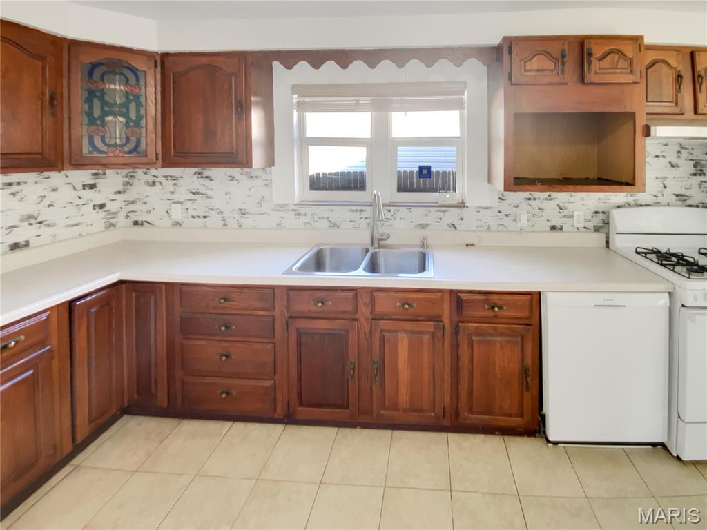 807 Huber Street Festus, MO 63028 - Photo 2 of 17